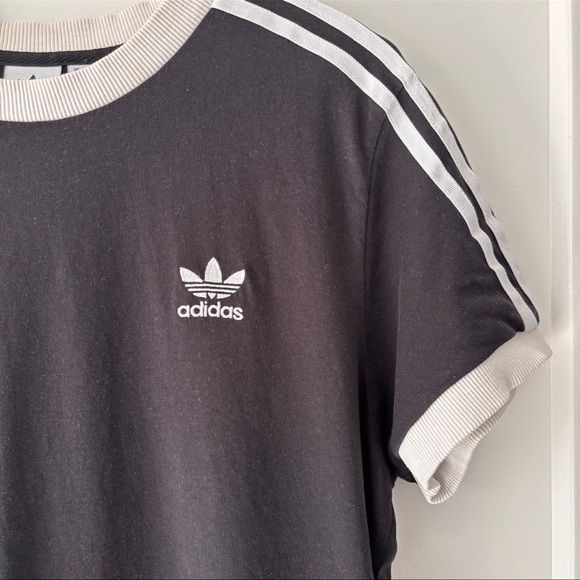 Adidas Original 3 Stripes Tshirt - Picture 2 of 6